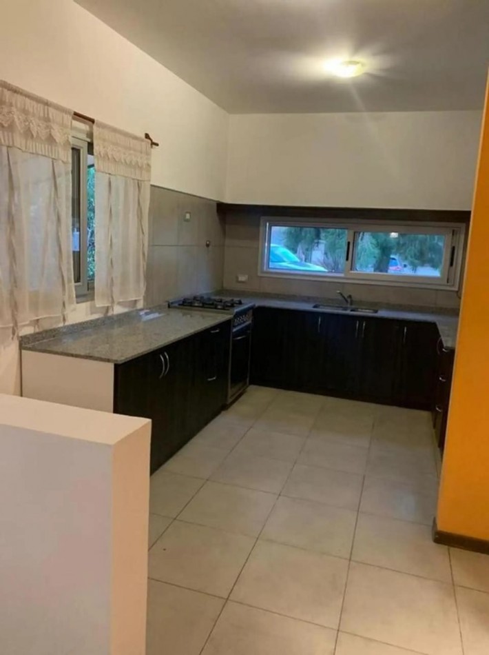 Casa 4 ambientes en Altos de Hudson I