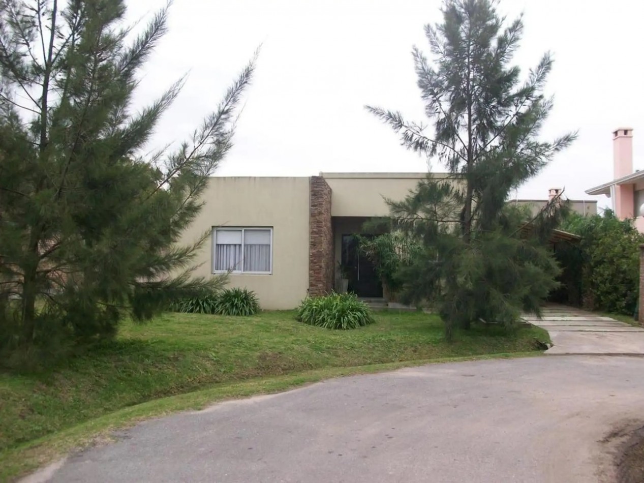 Casa 4 ambientes en Altos de Hudson I