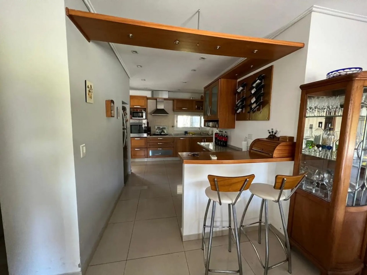Imperdible casa 5 ambientes amoblada en Altos de Husdon I