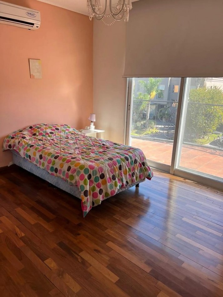 Imperdible casa 5 ambientes amoblada en Altos de Husdon I