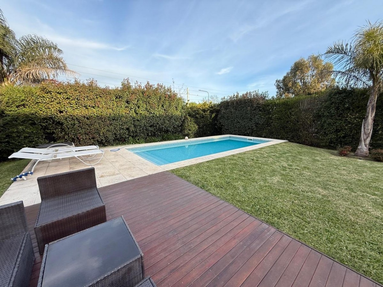 Casa  con piscina 5 ambientes en Altos de Hudson I 