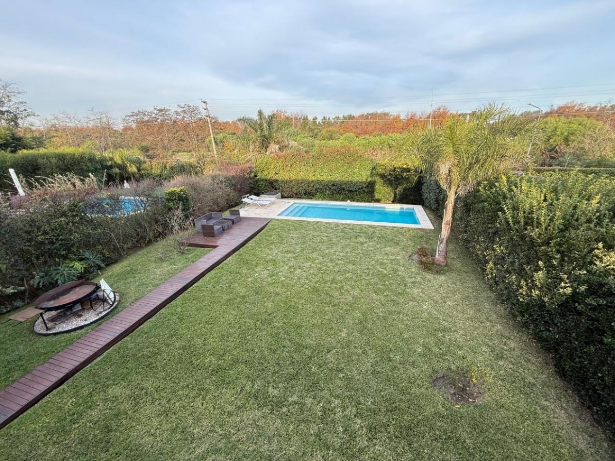 Casa  con piscina 5 ambientes en Altos de Hudson I 