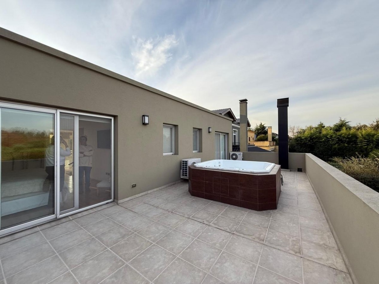 Casa  con piscina 5 ambientes en Altos de Hudson I 