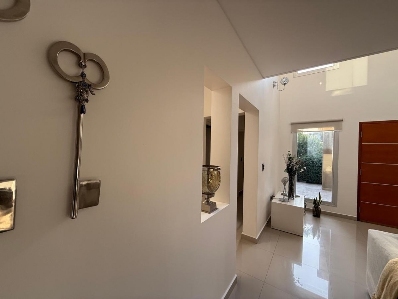 Casa  con piscina 5 ambientes en Altos de Hudson I 