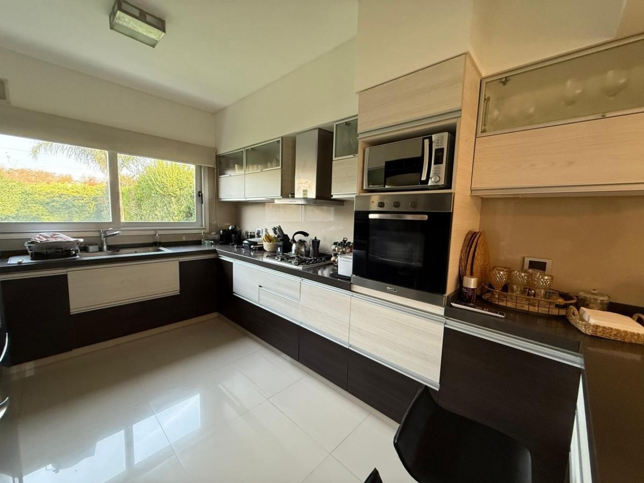Casa  con piscina 5 ambientes en Altos de Hudson I 