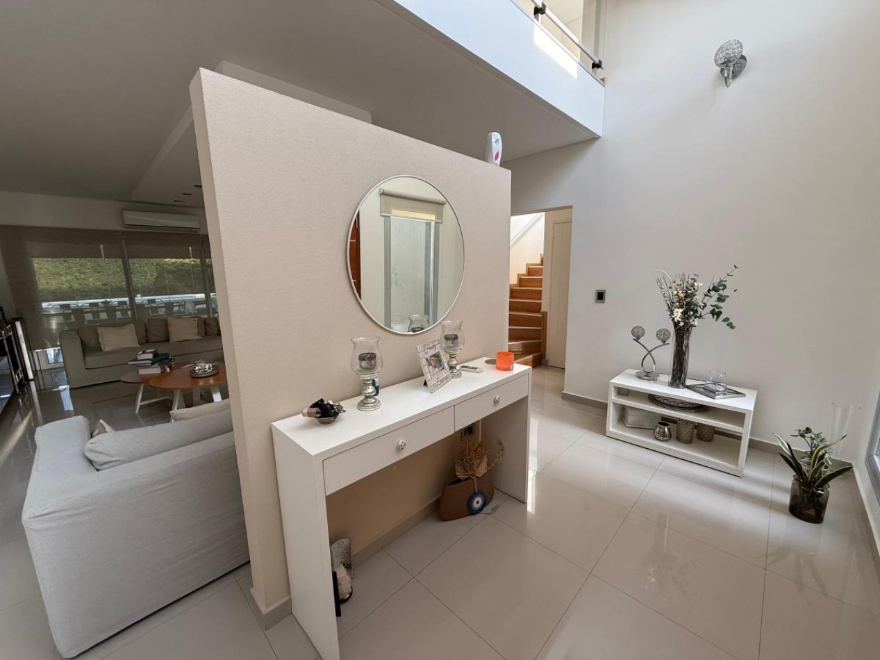 Casa  con piscina 5 ambientes en Altos de Hudson I 