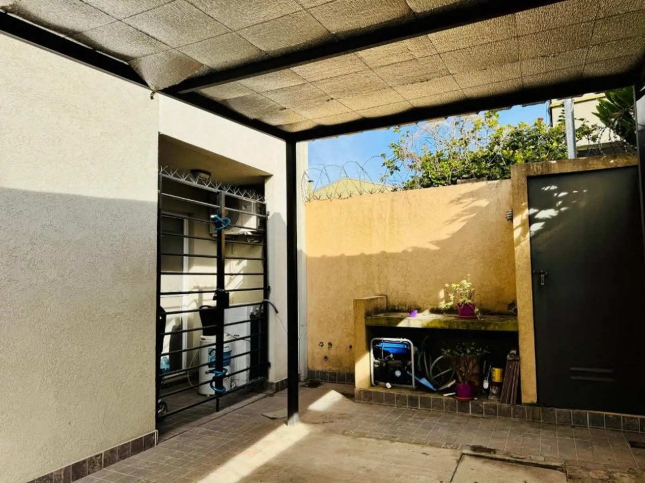 Departamento tipo casa con patio en Berazategui - APTO CREDITO
