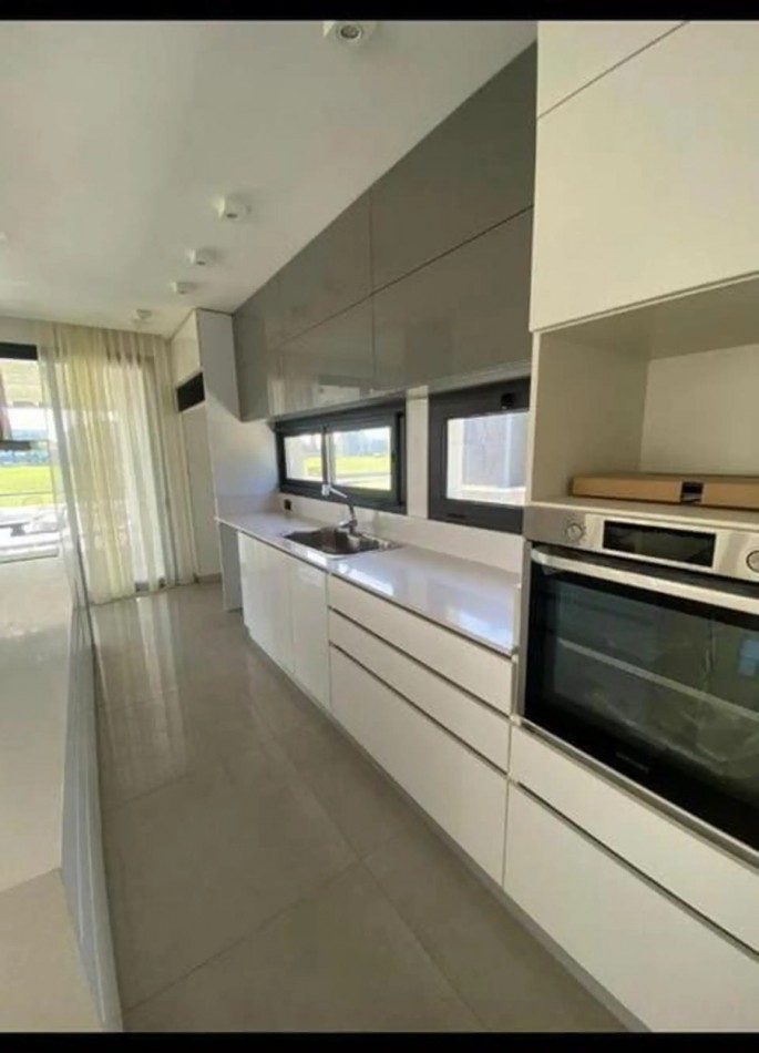Casa en venta 5 ambientes Greenville Polo & Resort