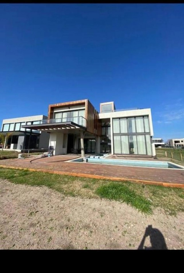 Casa en venta 5 ambientes Greenville Polo & Resort