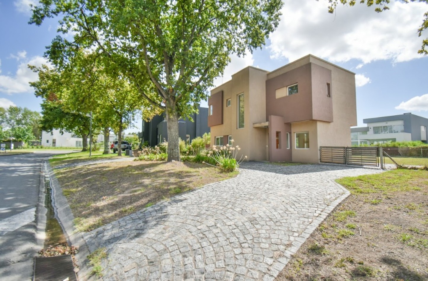 Casa en venta 5 ambientes en Fincas de Hudson