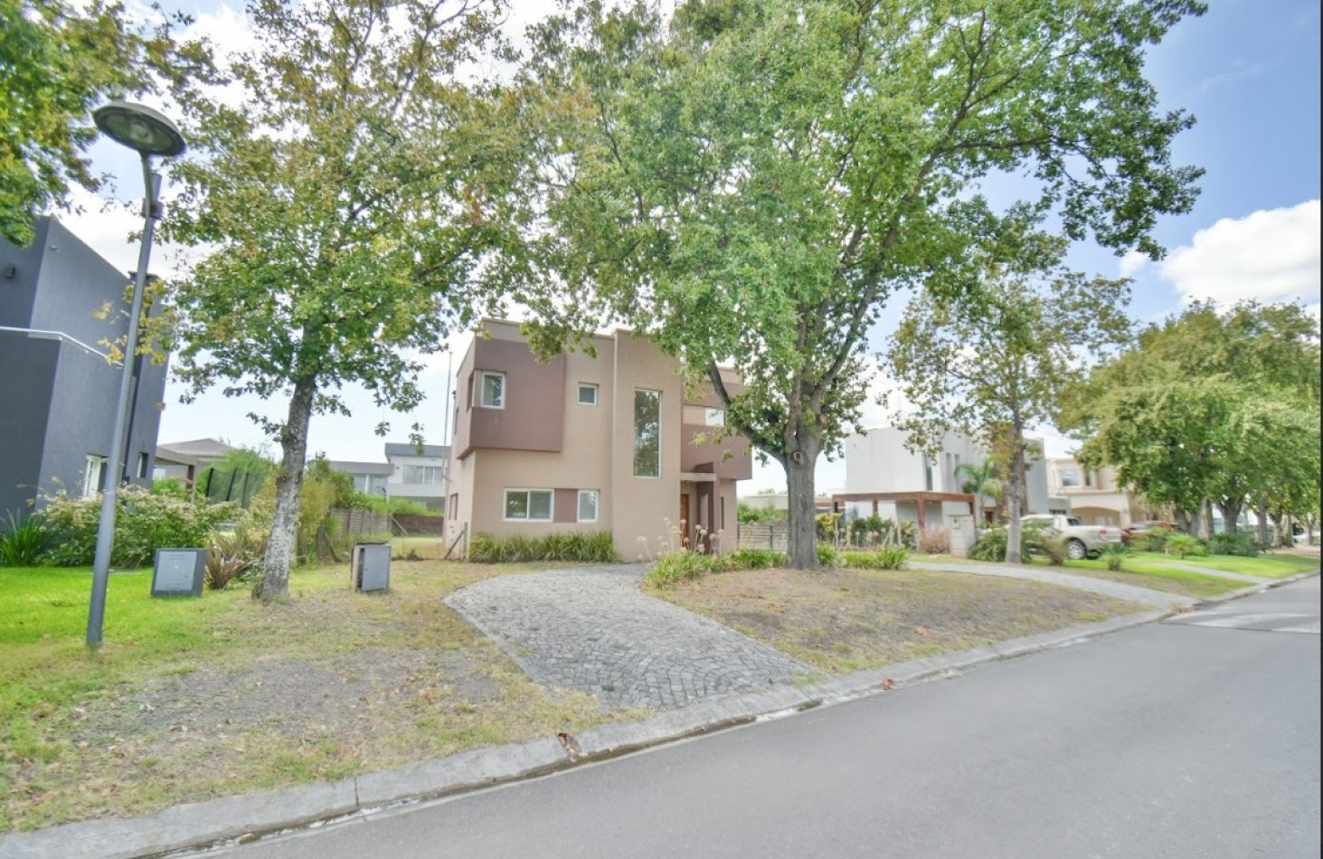 Casa en venta 5 ambientes en Fincas de Hudson