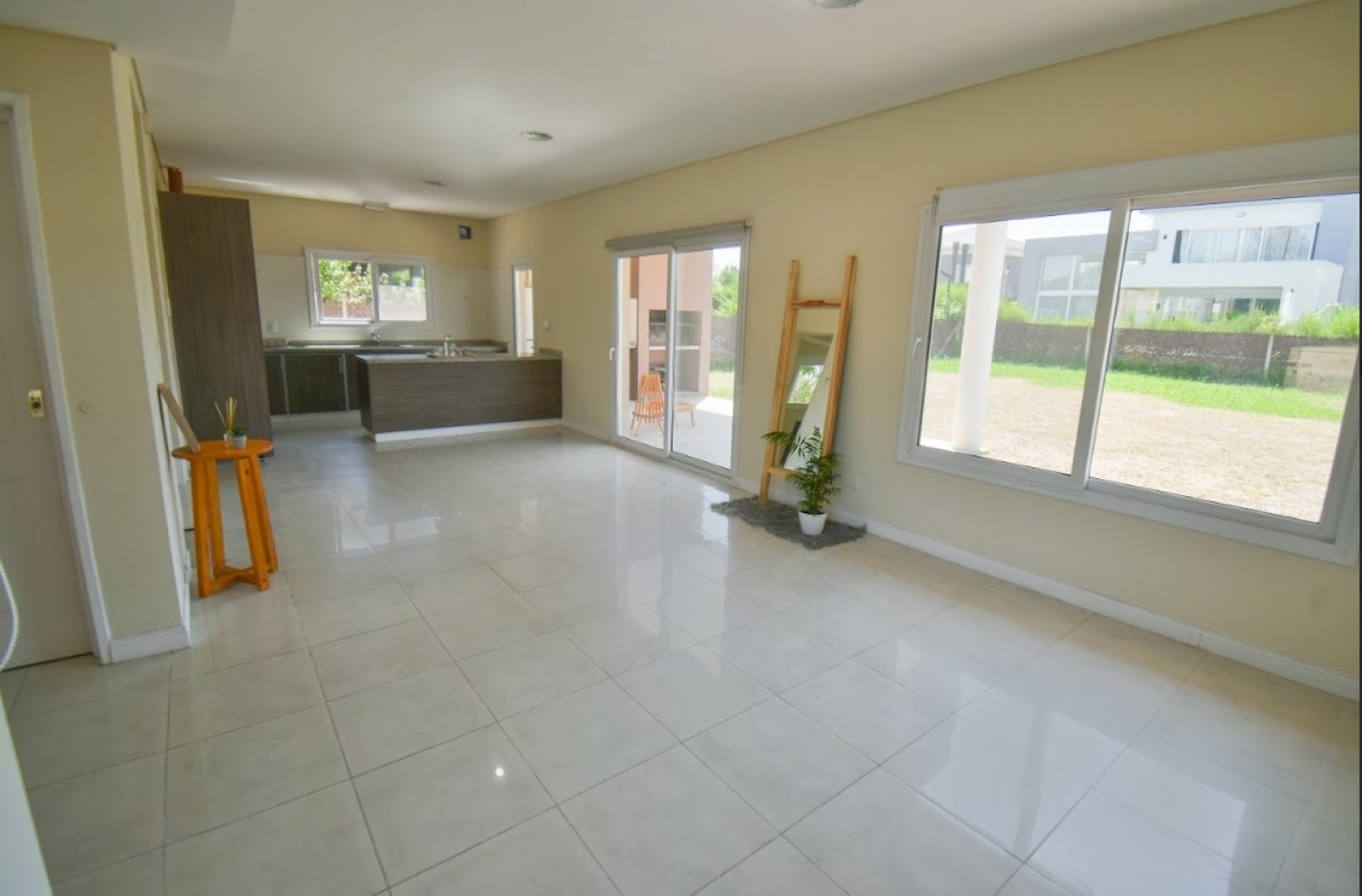 Casa en venta 5 ambientes en Fincas de Hudson