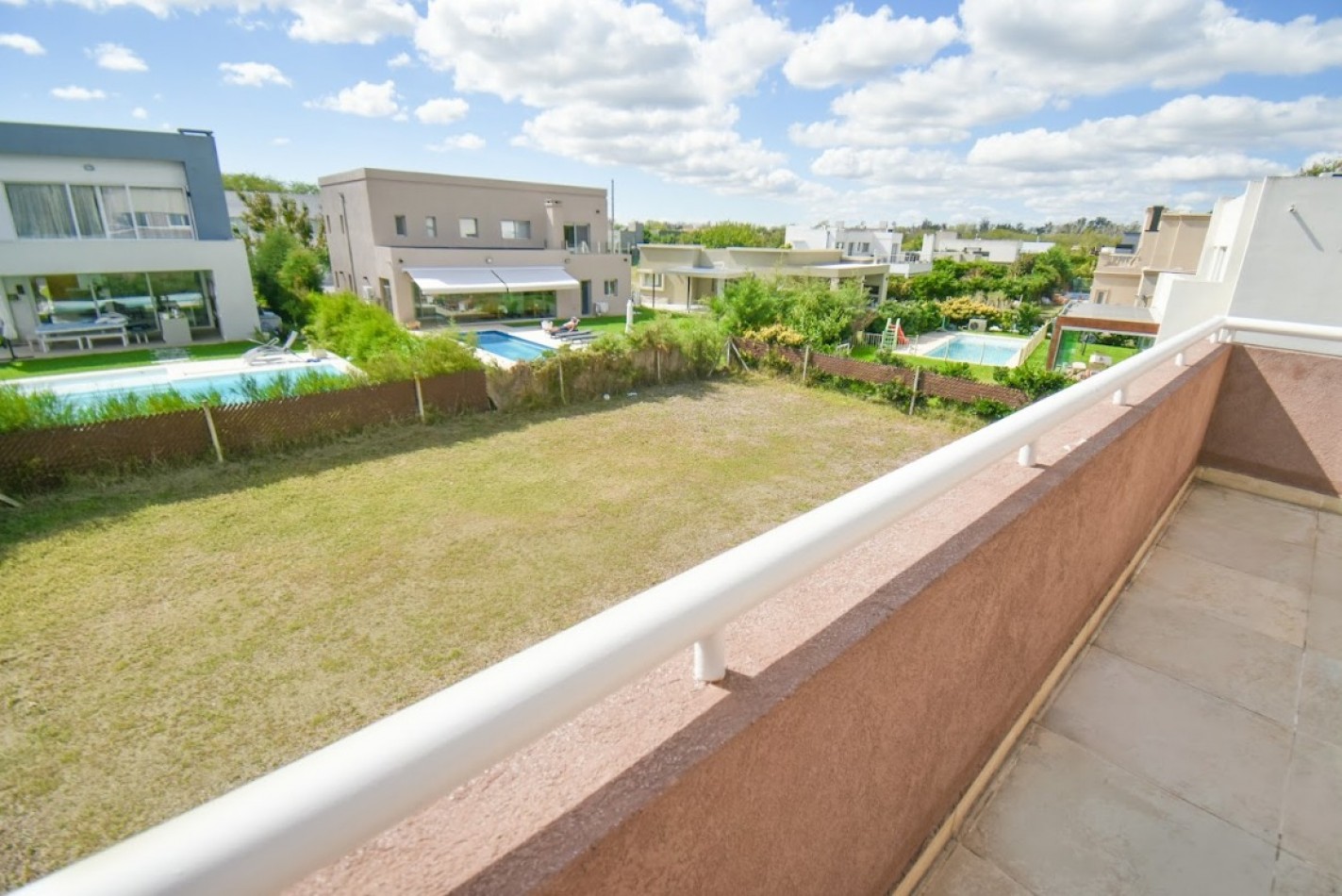 Casa en venta 5 ambientes en Fincas de Hudson