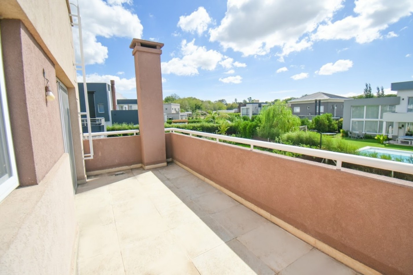 Casa en venta 5 ambientes en Fincas de Hudson