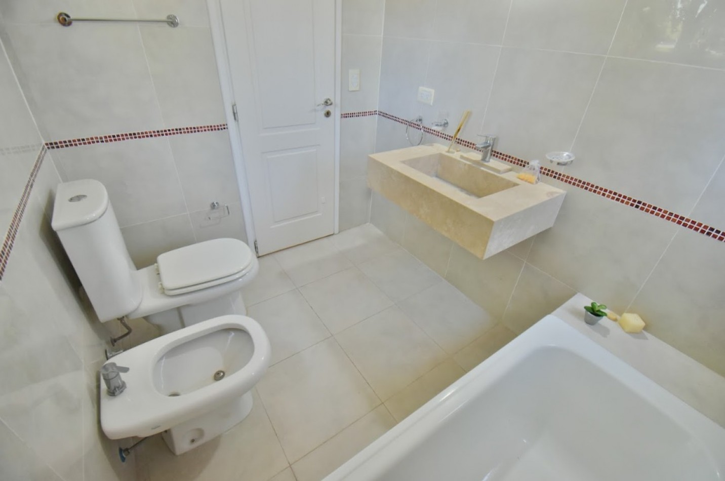 Casa en venta 5 ambientes en Fincas de Hudson