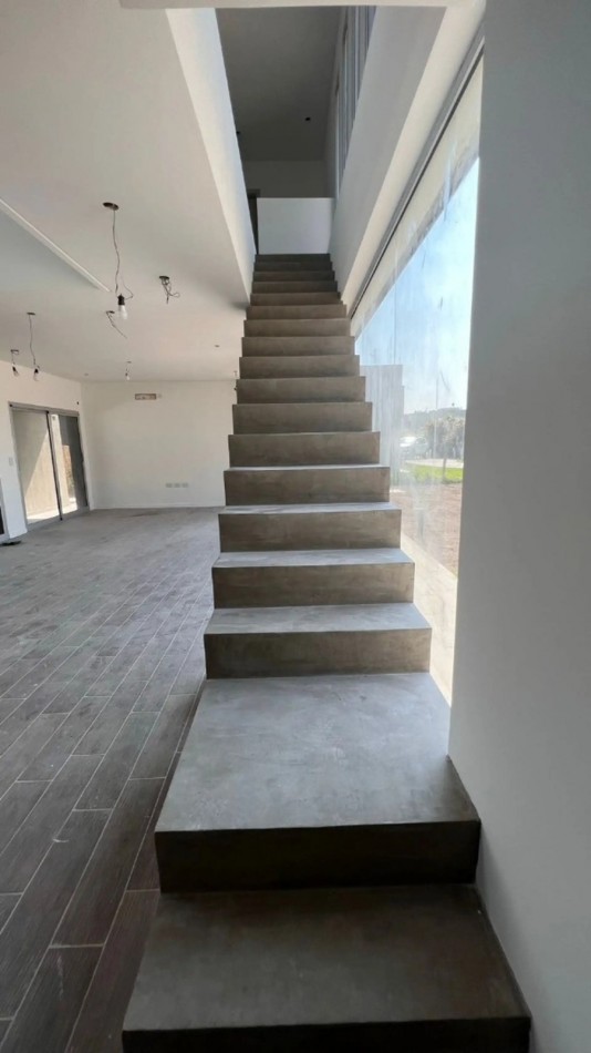 Casa en Venta 4 ambientes - Las Golondrinas - Countries y Barrios cerrados en Berazategu