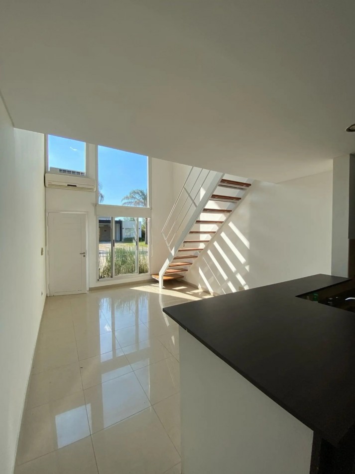 Loft en alquiler anual 2 ambientes en Altos de Hudson II