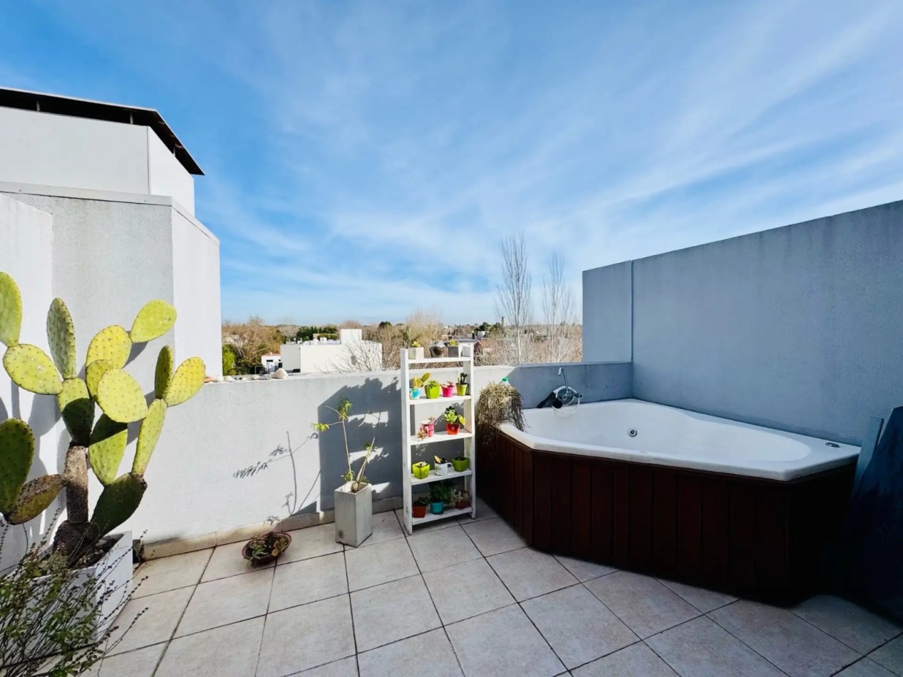 Departamento en venta - 2 ambientes tipo duplex en Altos de Hudson II