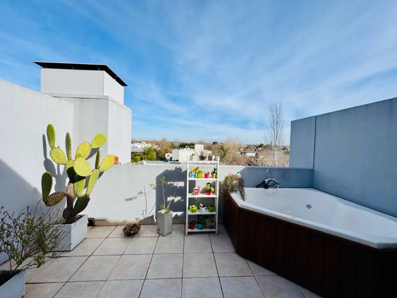 Departamento en venta - 2 ambientes tipo duplex en Altos de Hudson II