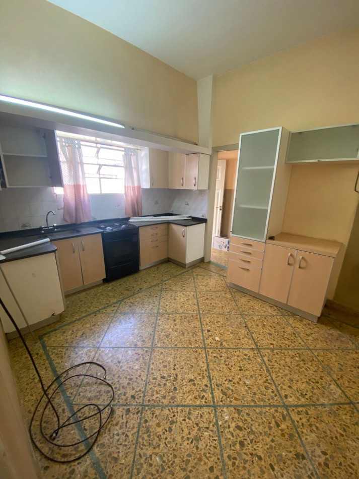 Casa en alquiler con jardin 4 ambientes en Ezpeleta