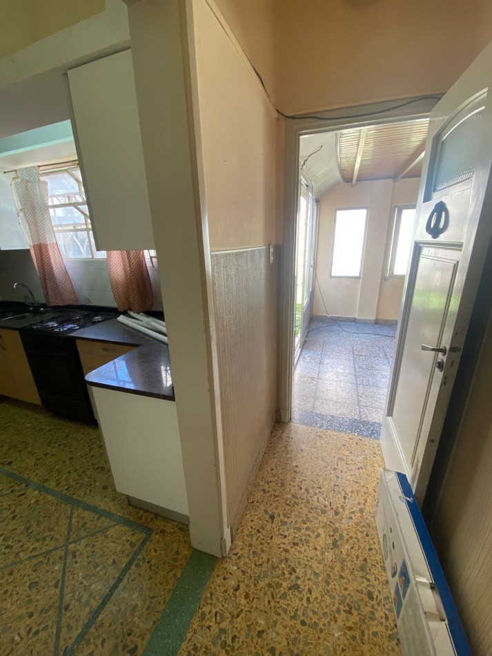 Casa en alquiler con jardin 4 ambientes en Ezpeleta