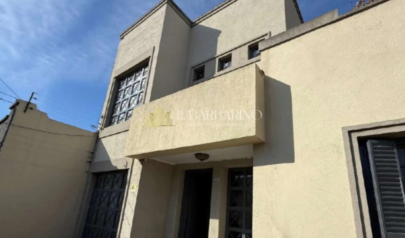 Casa 5 ambientes con piscina en venta en Quilmes Centro