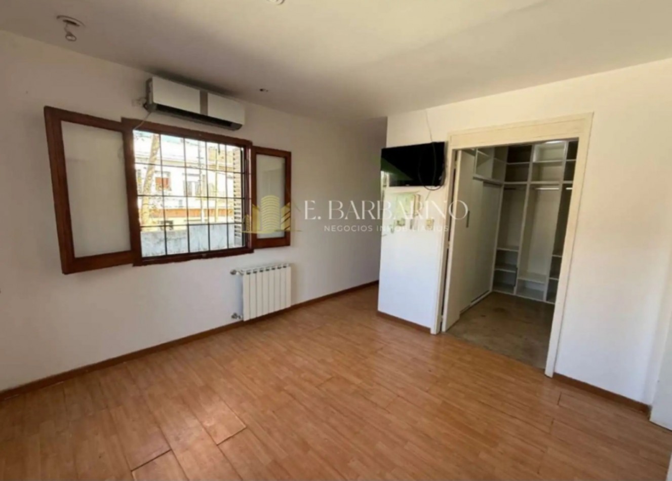 Casa 5 ambientes con piscina en venta en Quilmes Centro