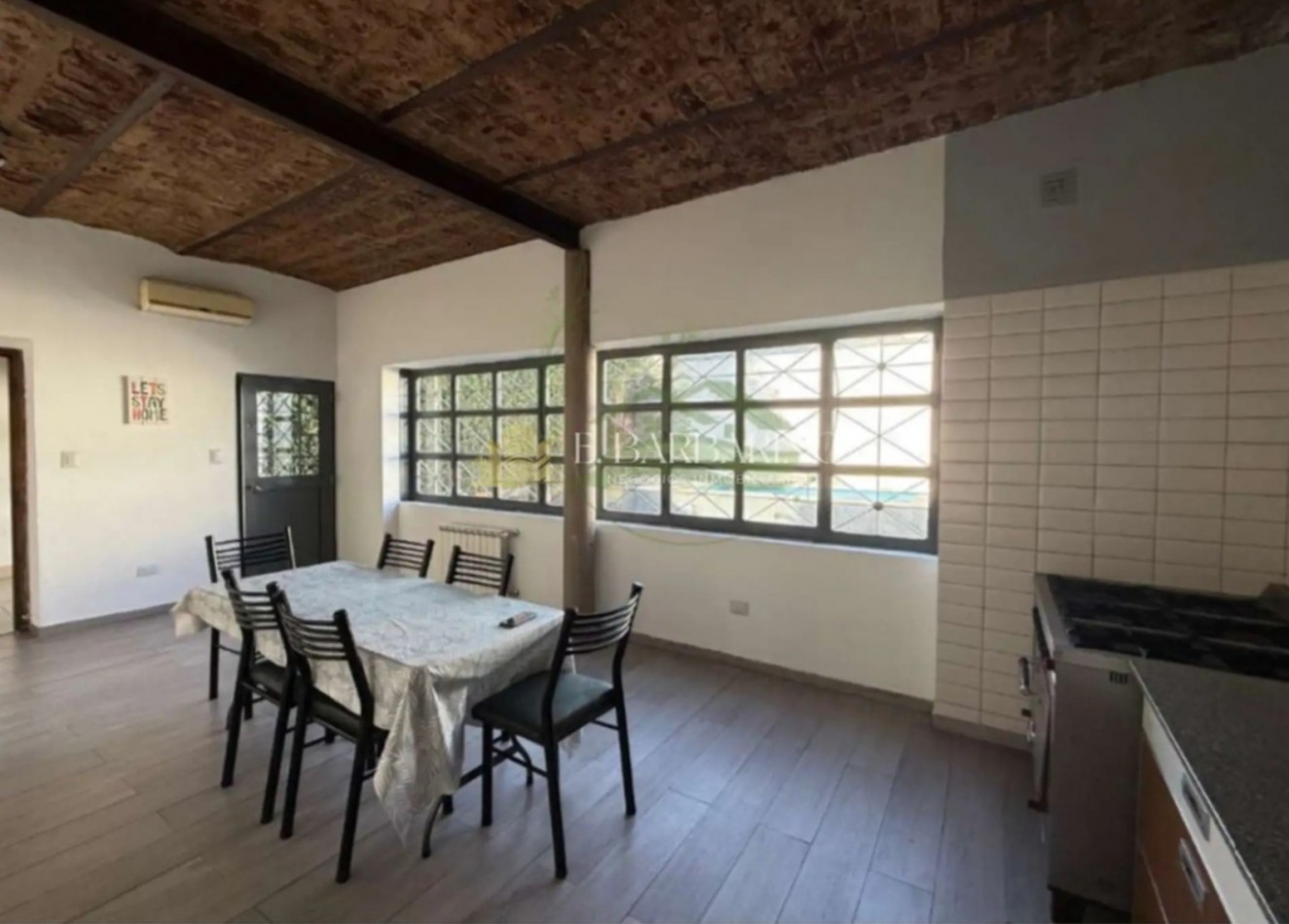 Casa 5 ambientes con piscina en venta en Quilmes Centro