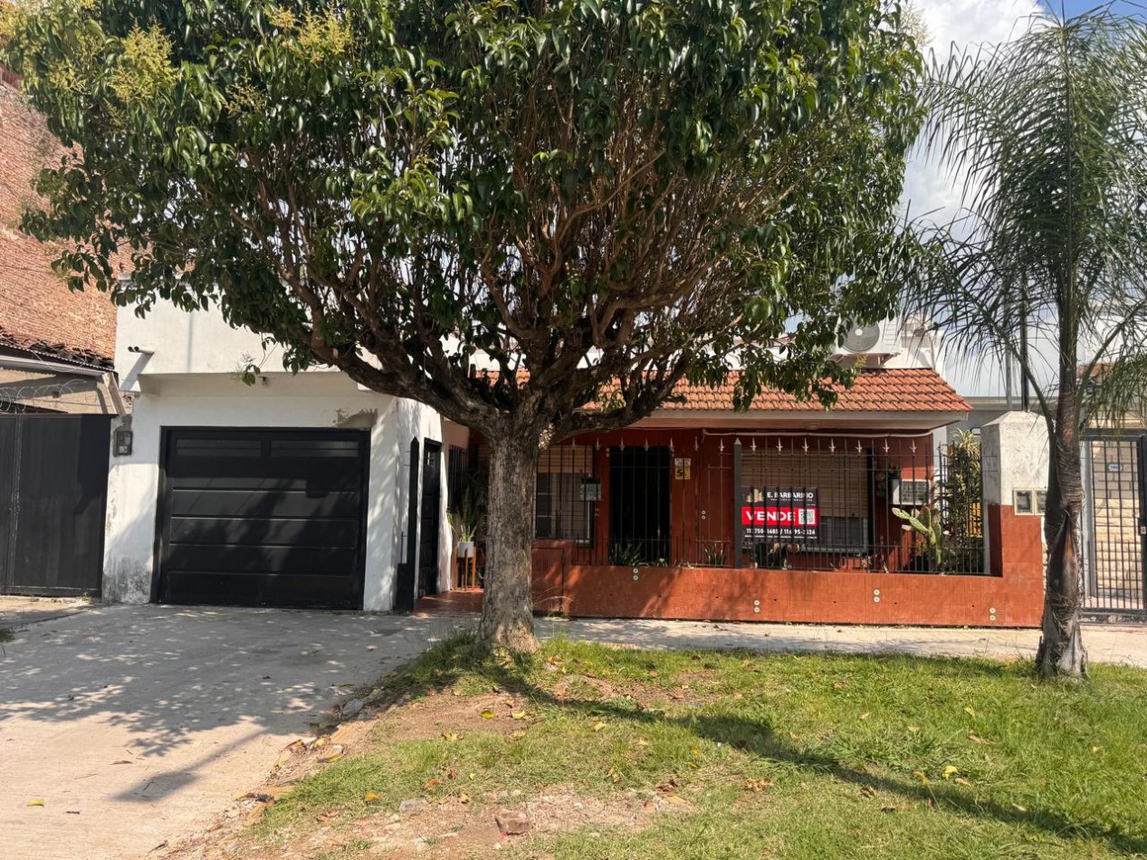 ¡Imperdible casa 4 ambientes con jardin y piscina en Quilmes! ¡APTA CREDITO!