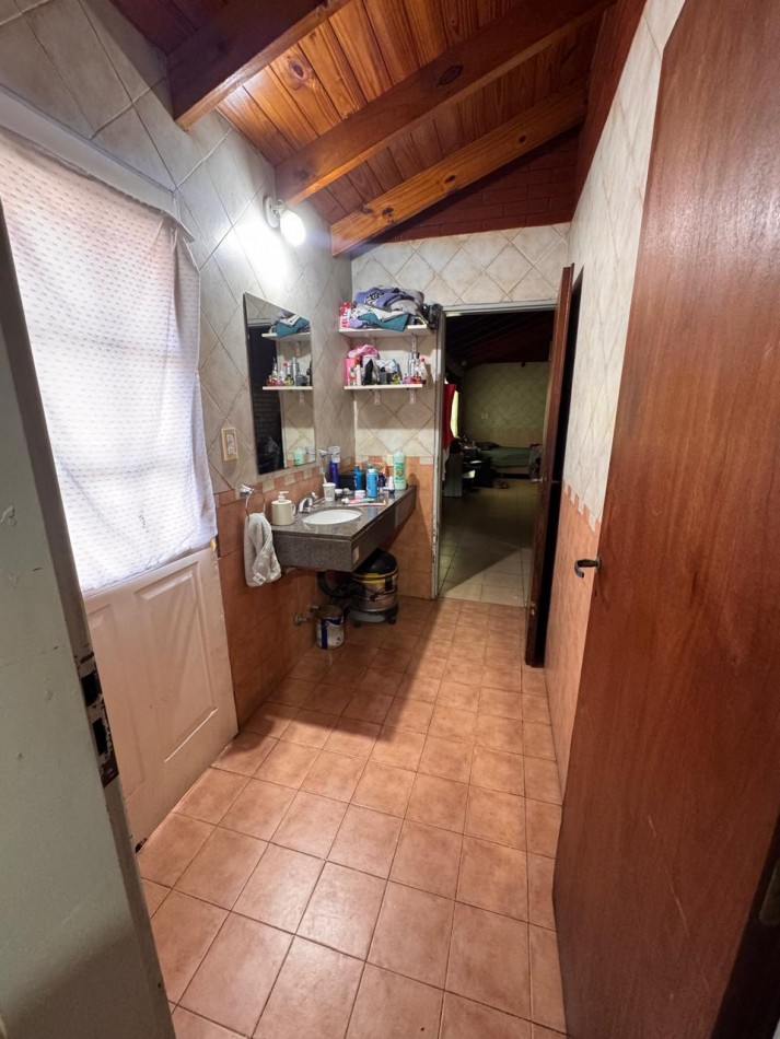 ¡Imperdible casa 4 ambientes con jardin y piscina en Quilmes! ¡APTA CREDITO!