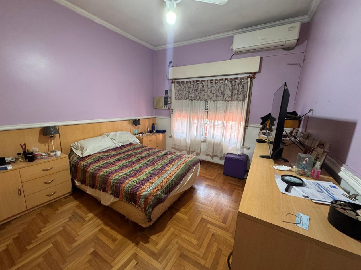 ¡Imperdible casa 4 ambientes con jardin y piscina en Quilmes! ¡APTA CREDITO!