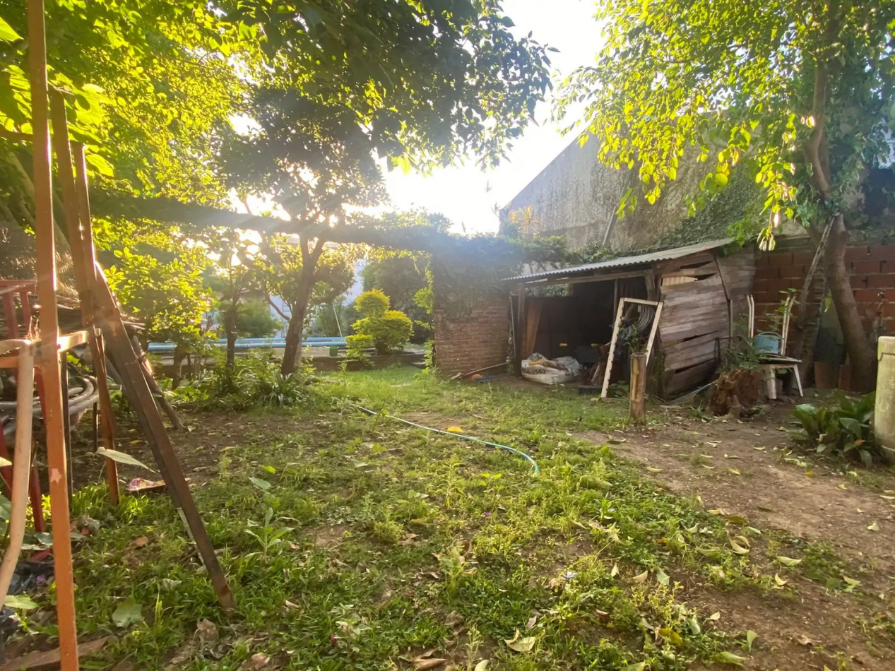 Casa ideal inversor o desarrollador en Berazategui 