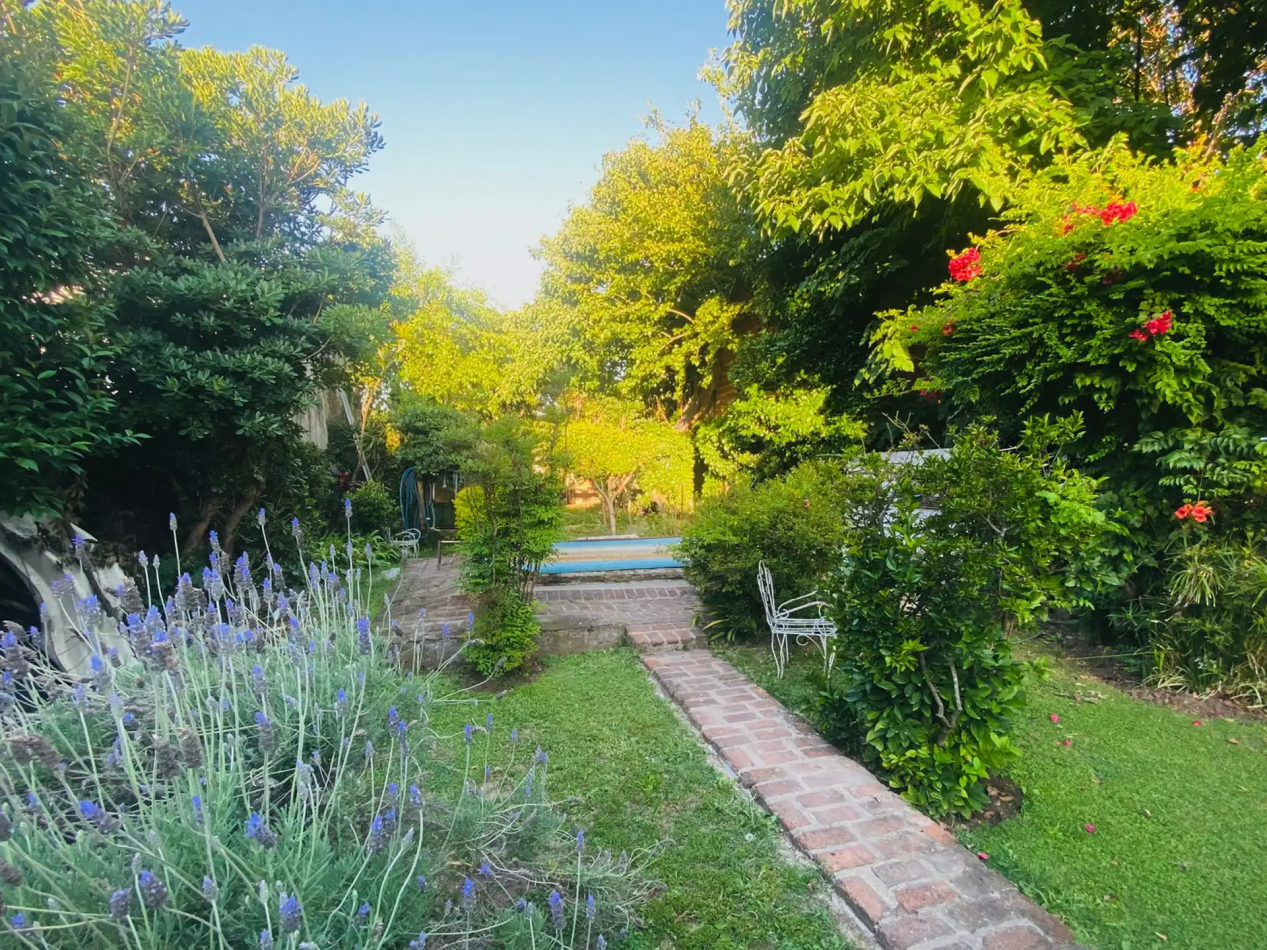 Casa ideal inversor o desarrollador en Berazategui 