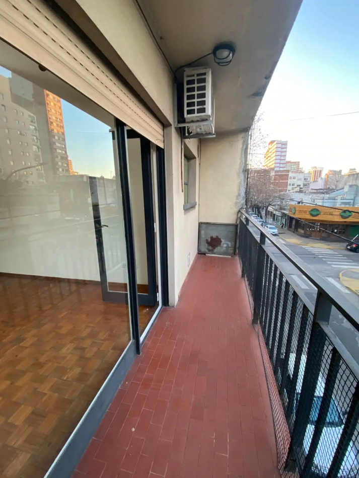 DEPARTAMENTO DOS AMBIENTES EN QUILMES CENTRO - ¡APTO USO PROFESIONAL Y VIVIENDA!