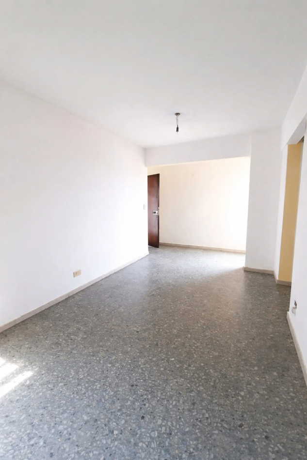 DEPARTAMENTO TRES AMBIENTES EN QUILMES CENTRO