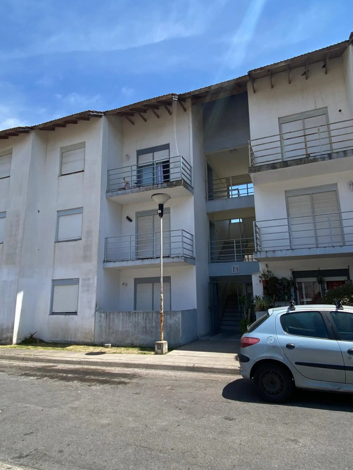 DEPARTAMENTO CUATRO AMBIENTES EN QUILMES OESTE