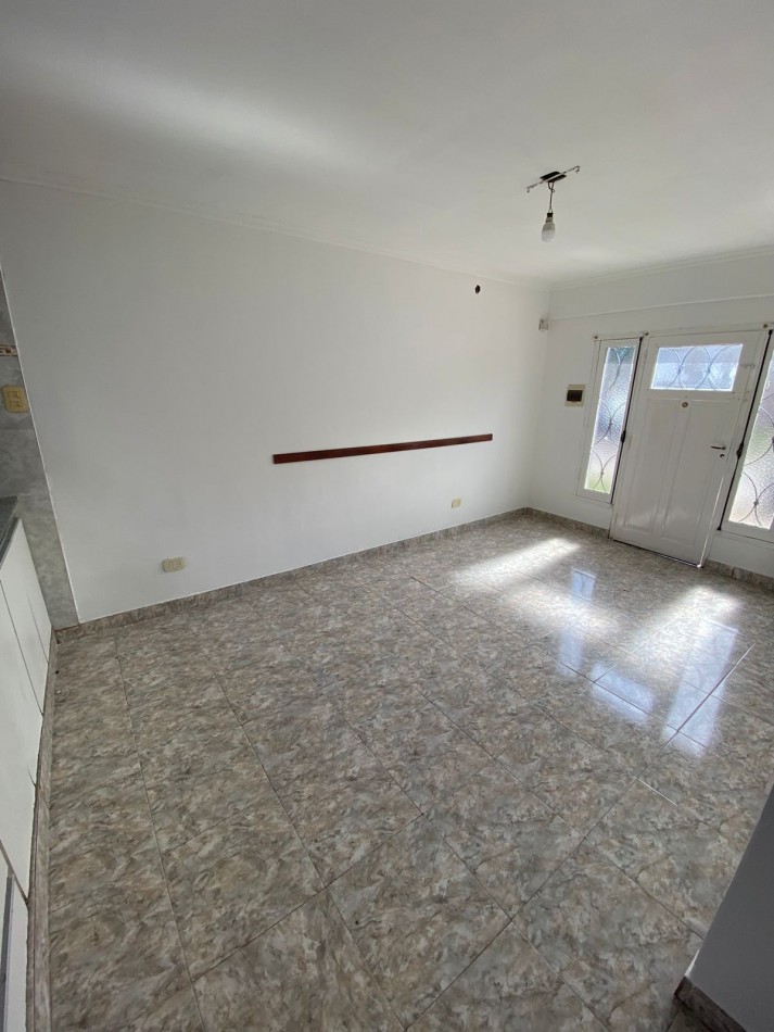 CASA TRES AMBIENTES EN QUILMES OESTE