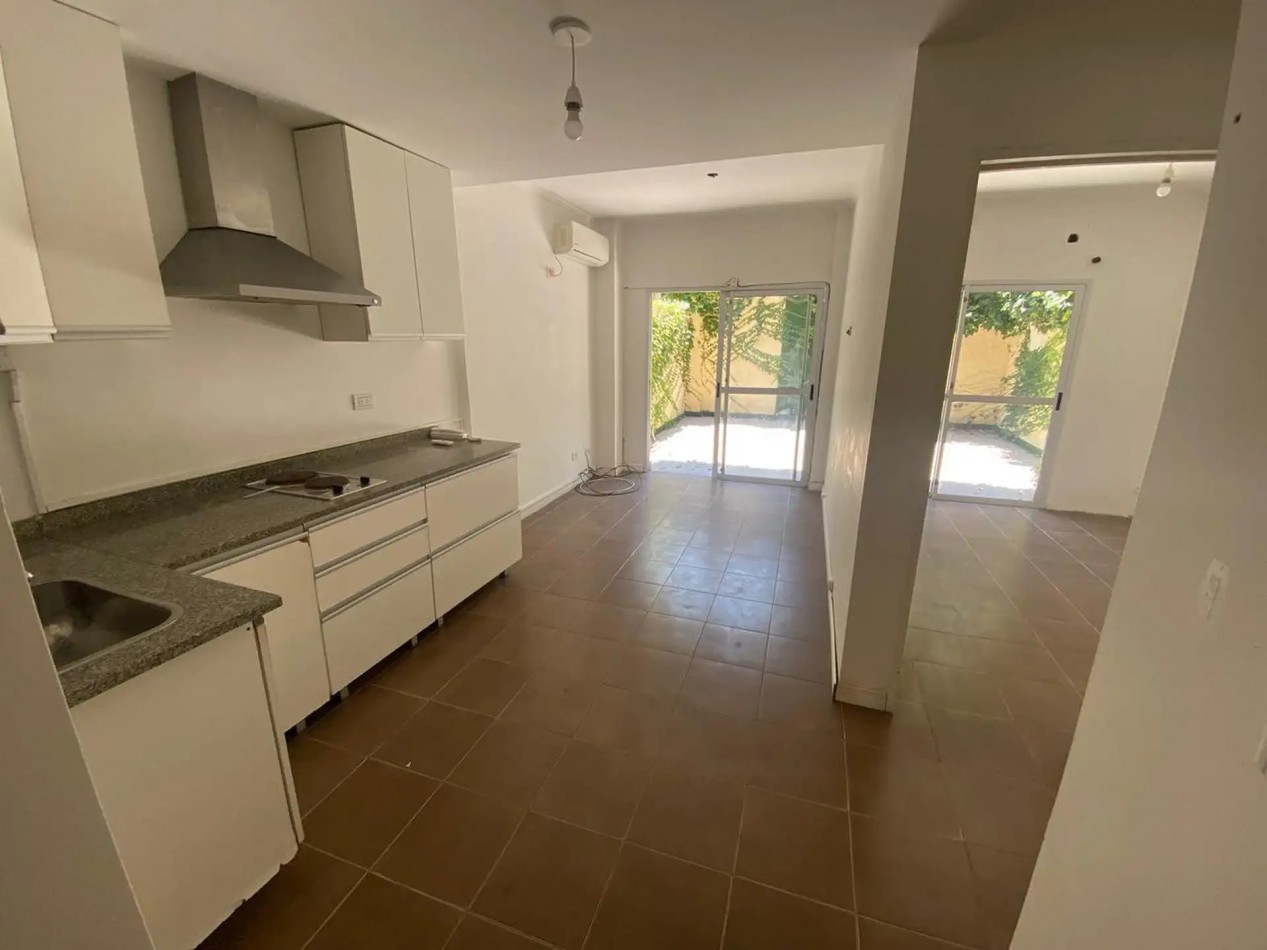 DEPARTAMENTO DOS AMBIENTES CON PATIO PROPIO EN QUILMES CENTRO