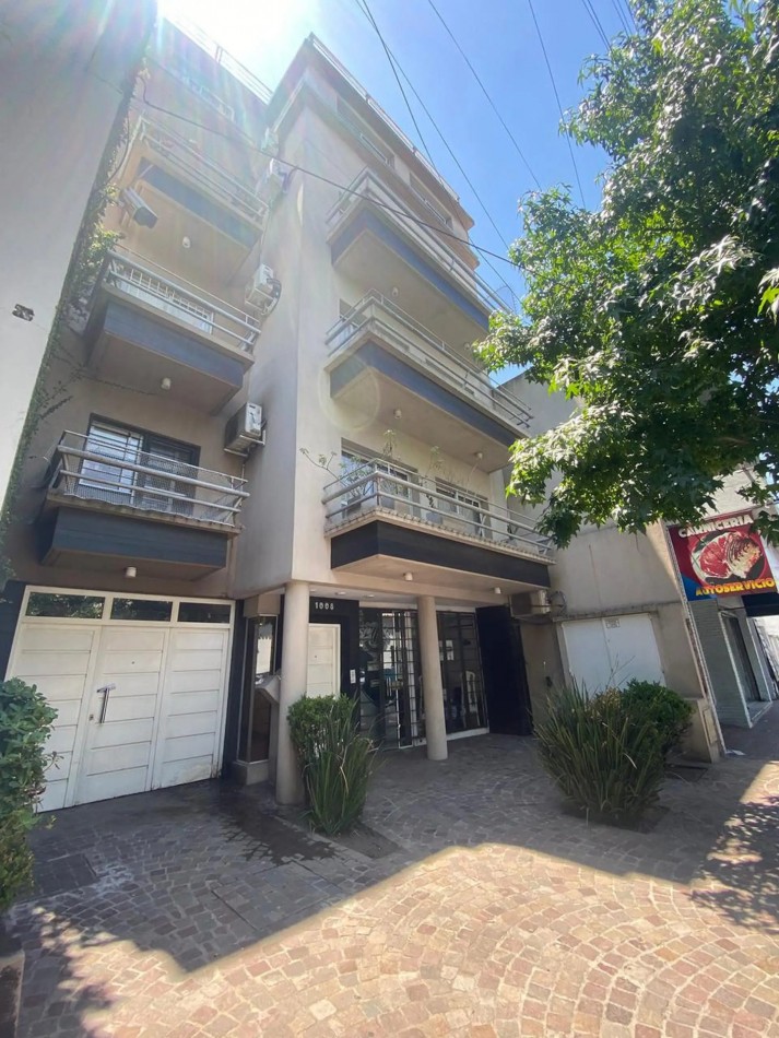 DEPARTAMENTO DOS AMBIENTES CON PATIO PROPIO EN QUILMES CENTRO