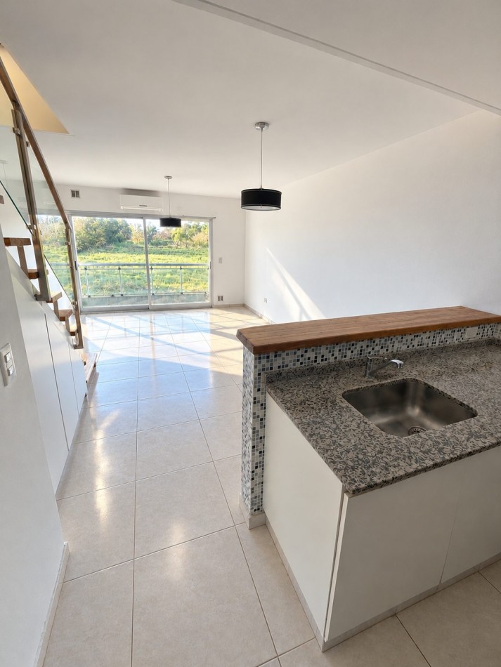 ¡OPORTUNIDAD! Moderno departamento tipo loft en Altos de Hudson II