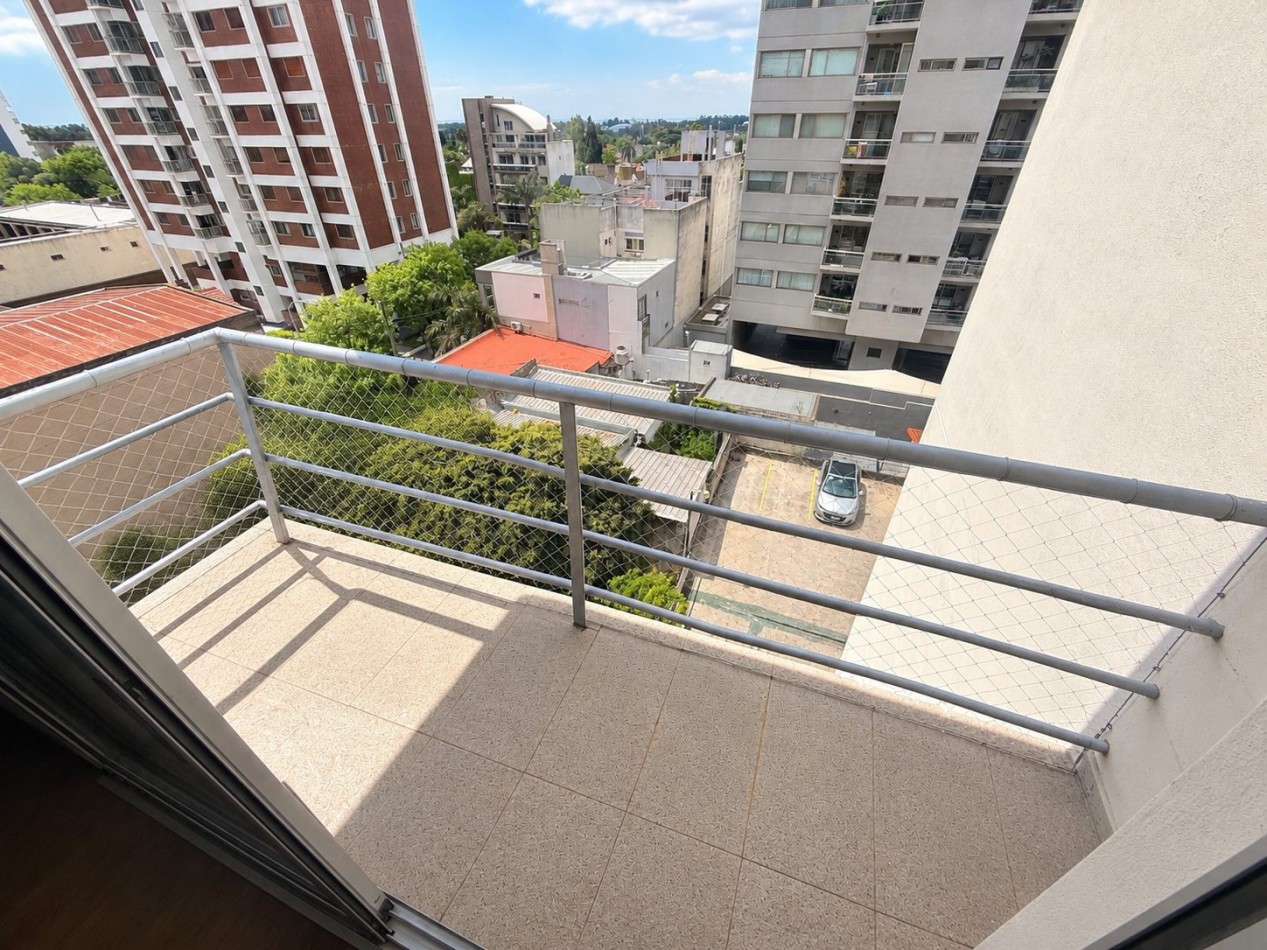 Semipiso 3 Ambientes en Venta con Cochera en El Centro de Quilmes - ¡Impecable!
