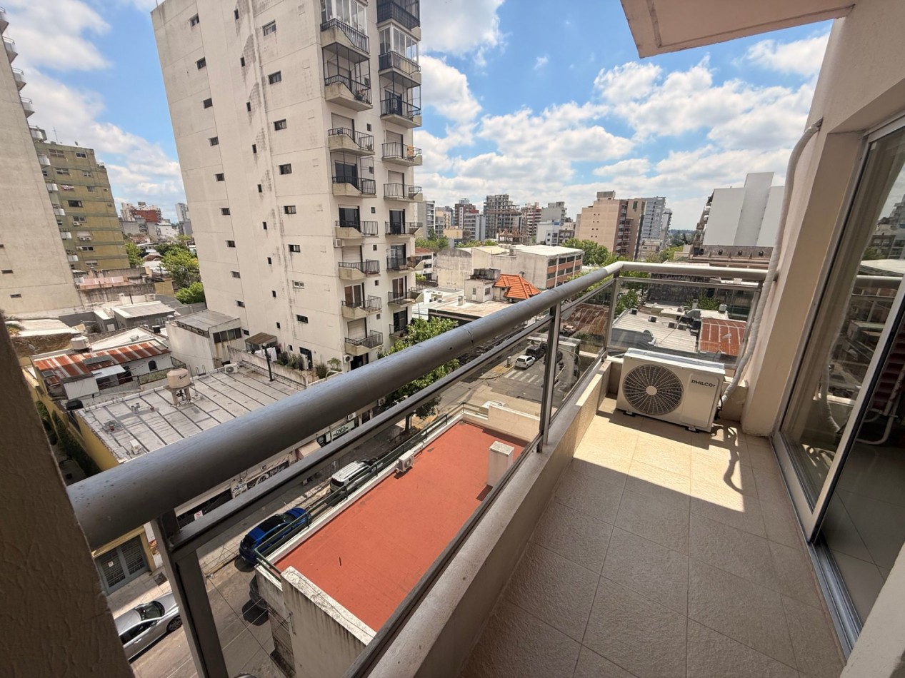Semipiso 3 Ambientes en Venta con Cochera en El Centro de Quilmes - ¡Impecable!