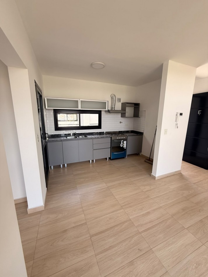 Departamento 2 ambientes A ESTRENAR con cochera en Bernal