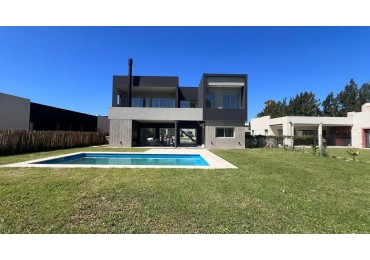 Casa en Venta 4 ambientes - Las Golondrinas - Countries y Barrios cerrados en Berazategu