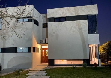 Preciosa casa 5 ambientes en barrio cerrado Las Acacias